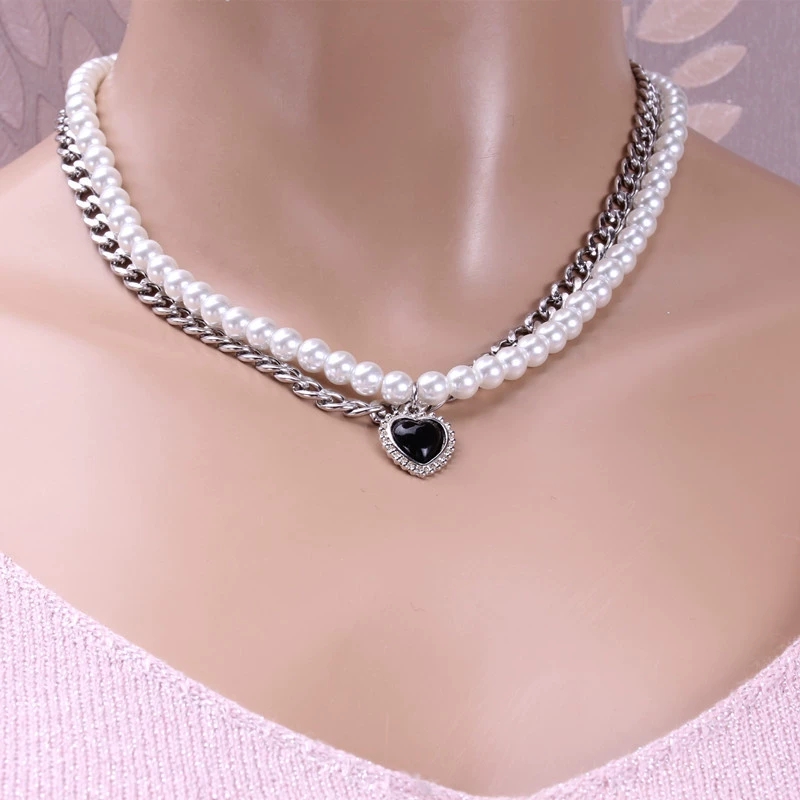 Titanium steel non-fading black heart necklace, ins pearl collarbone chain, neck chain, retro and versatile, elegant and trendy necklace