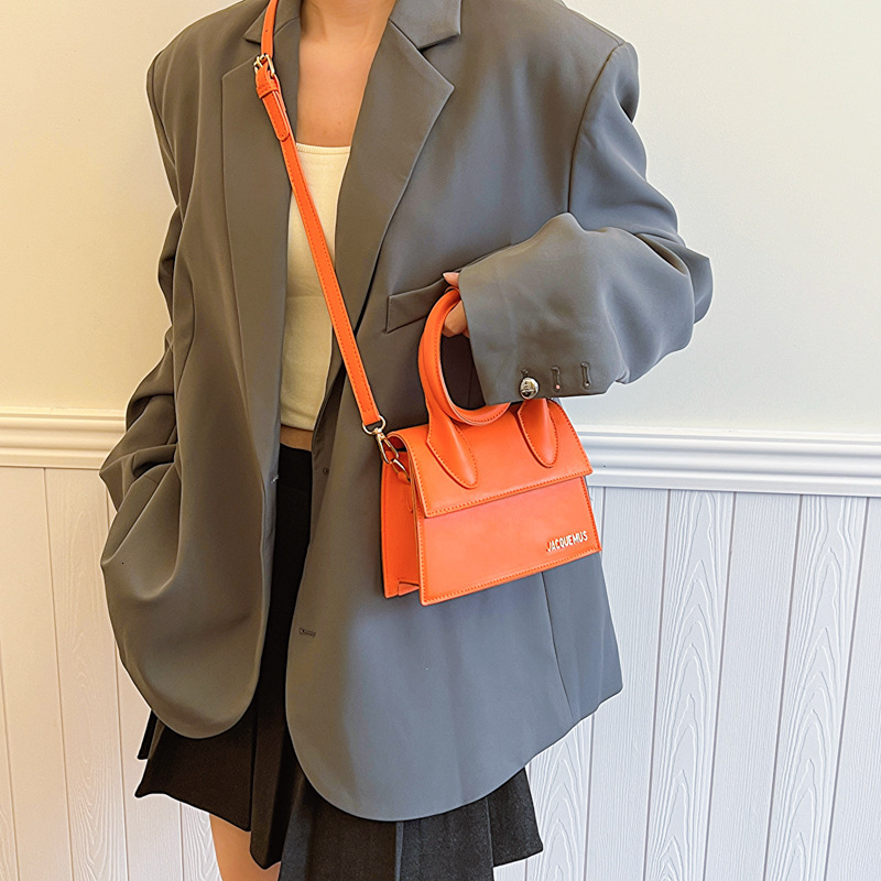 Free Shipping Designer Bag Handheld Small Bag For Luxury Bag Women 2025 New Trend Texture Versatile French Niche Design Single Shoulder Crossbody Smal