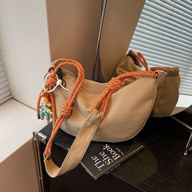 Trendy Casual Crossbody 2025 New Large Capacity Fashion Sports Single Shoulder Dumpling Bag