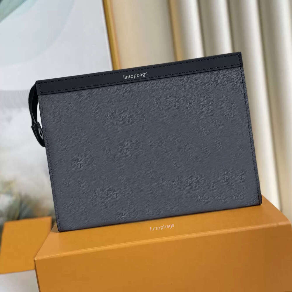 Designer New Mens Clutch Bag Toiletry Pouch Bags Wash Bag Make Up Box Genuine Leather Men Bags handbags zippy bag flower clutch bag crossbody clutch