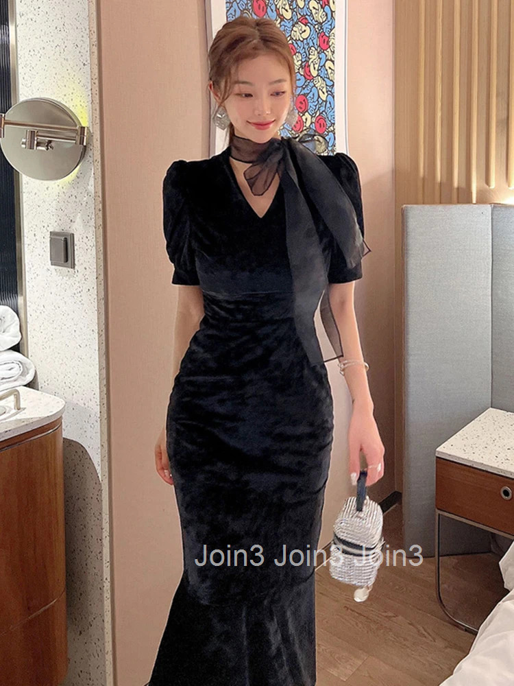 Spring Autumn Fashion Casual Velvet Black V-Neck Mermaid Dress Women Clothes Elegant Vintage Puff Sleeve Slim Midi Party Vestido