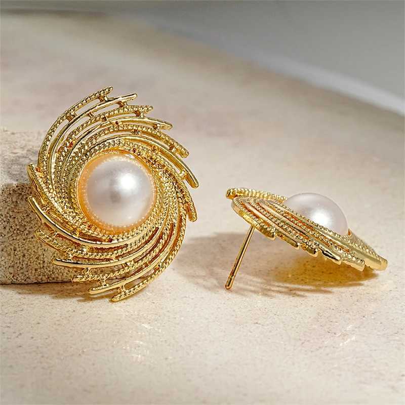 2025 New Train Fireworks Dangle Earrings for Women Elegant Pearl Beads Middle Gold Color Metal Irregular Female Unusual Earrings XJ250623