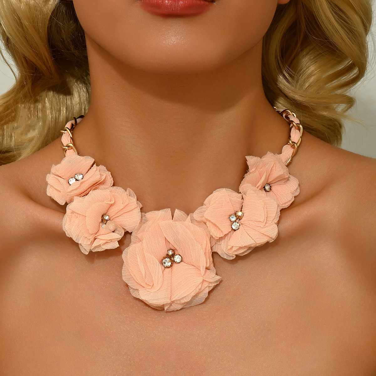 Minimalist Style -Studded Women's Necklace Fabric Design Multi-Layer Flower Clarbone Chain Fashion Jewelry