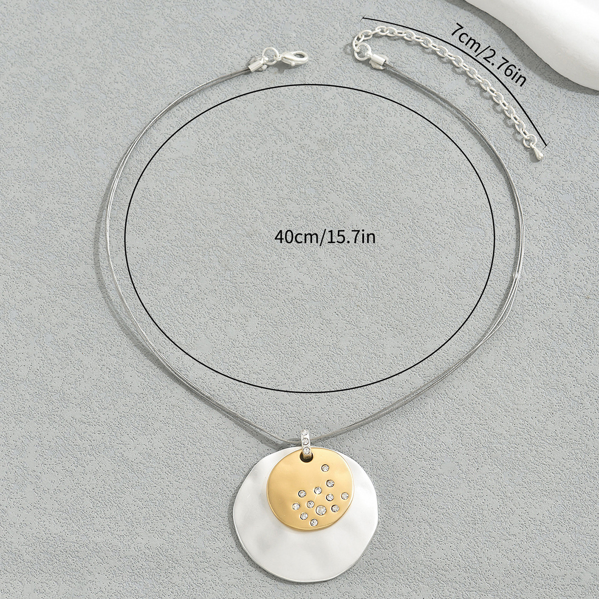 Fashion Simple Design Women's Necklace Personality Large Circle Metal Inlaid High-End Clavicle Chain