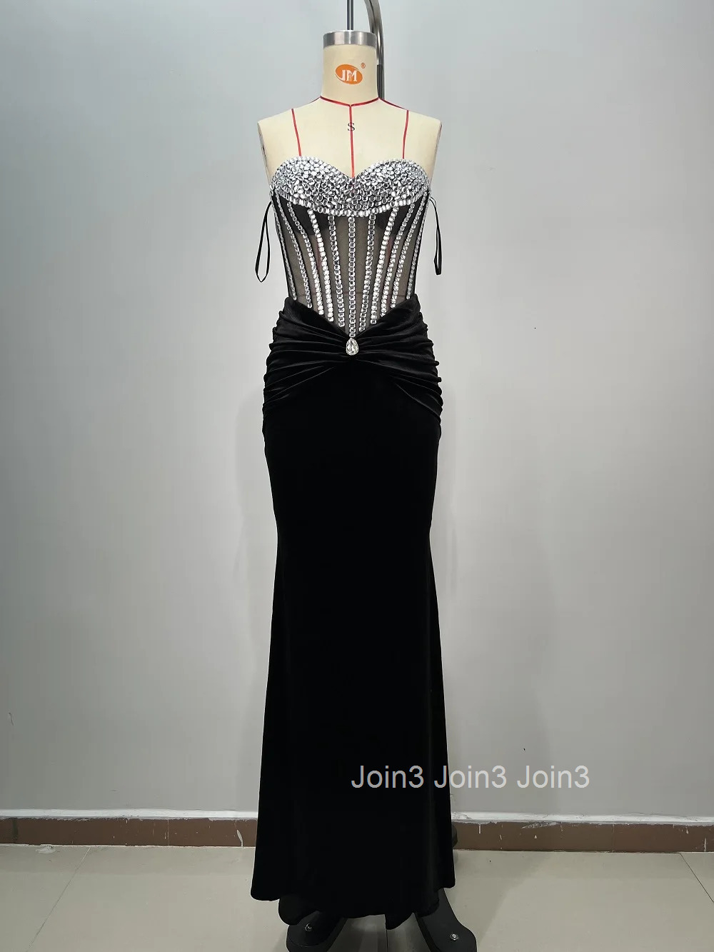 Black Bodycone Strapless Dress For Women Fashion V-Neck Diamonds Embelling Sleeveless Shirring Design Chic Red Carpet GownGown