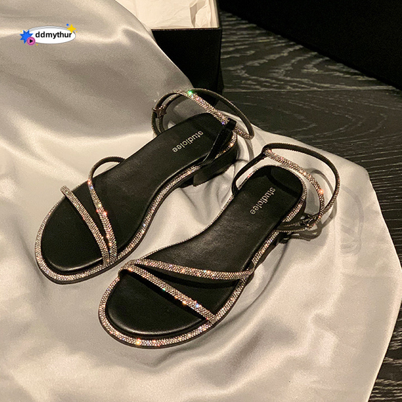2024 New Rhinestone Flat for Women Summer Outdoor Wear Ins Fairy Style with Dress One Strap Roman Sandals ddmythur