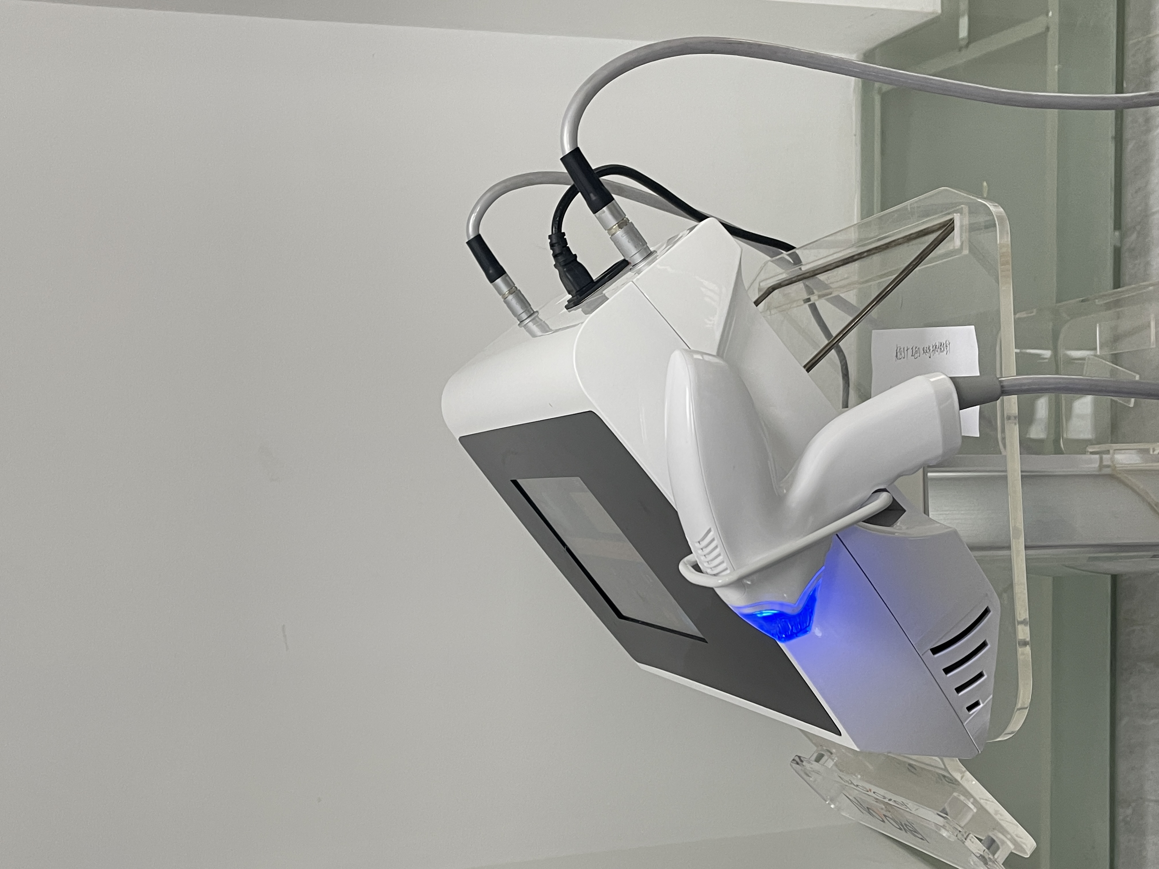 Microneedle Rf Beauty Device Firming, Lightening Fine Lines, Improving Enlarged Pores, Brightening Skin Tone, Skin Rejuvenation Device