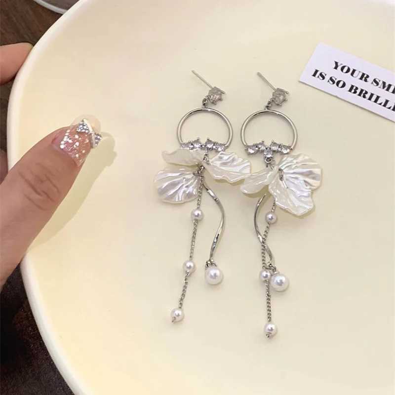 Fashion Summer Vacation Style Shell Tassel Long Petal Pearl Pendant Womens Party Jewelry Earrings XJ250623
