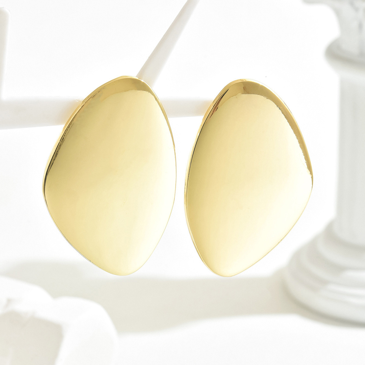 Statement with Large Glossy Surface, Fashionable Metal Heavy Craft Stud Earrings