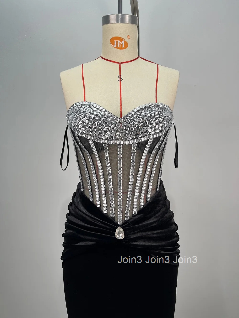 Black Bodycone Strapless Dress For Women Fashion V-Neck Diamonds Embelling Sleeveless Shirring Design Chic Red Carpet GownGown