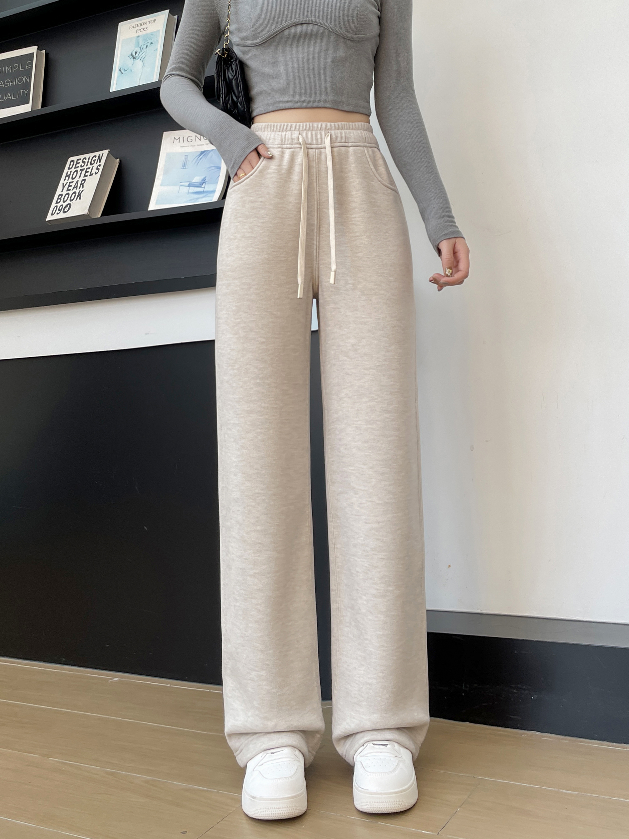 Antelope Velvet Straight Leg Pants Women Draped Feeling Casual and Comfortable Daily Wear Style