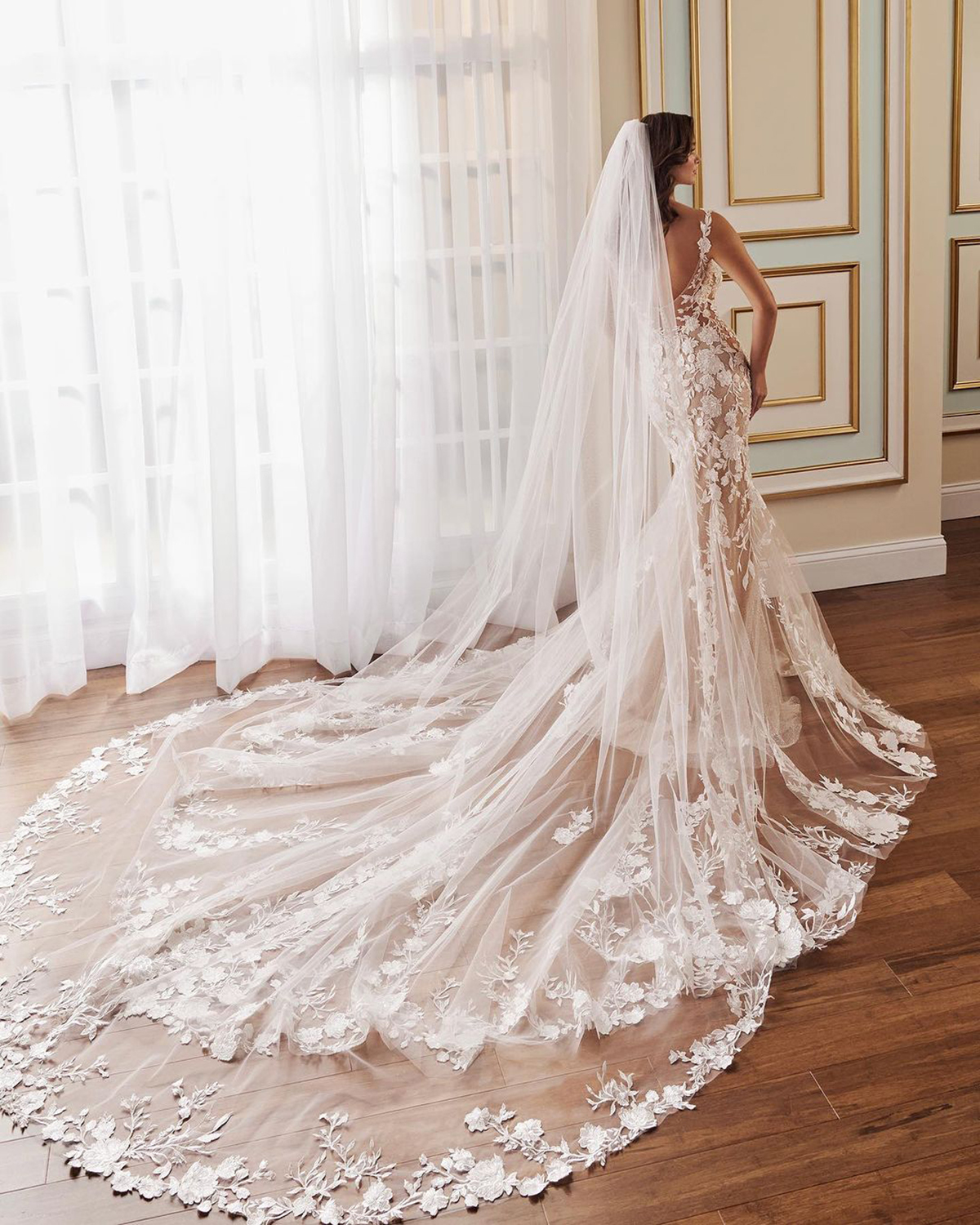 Elegant Floral Lace Mermaid Wedding Dresses with Train Spaghetti Bridal Gowns Cathedral Formal Special Occasion Bride Dresses Birthday Engagement Gown