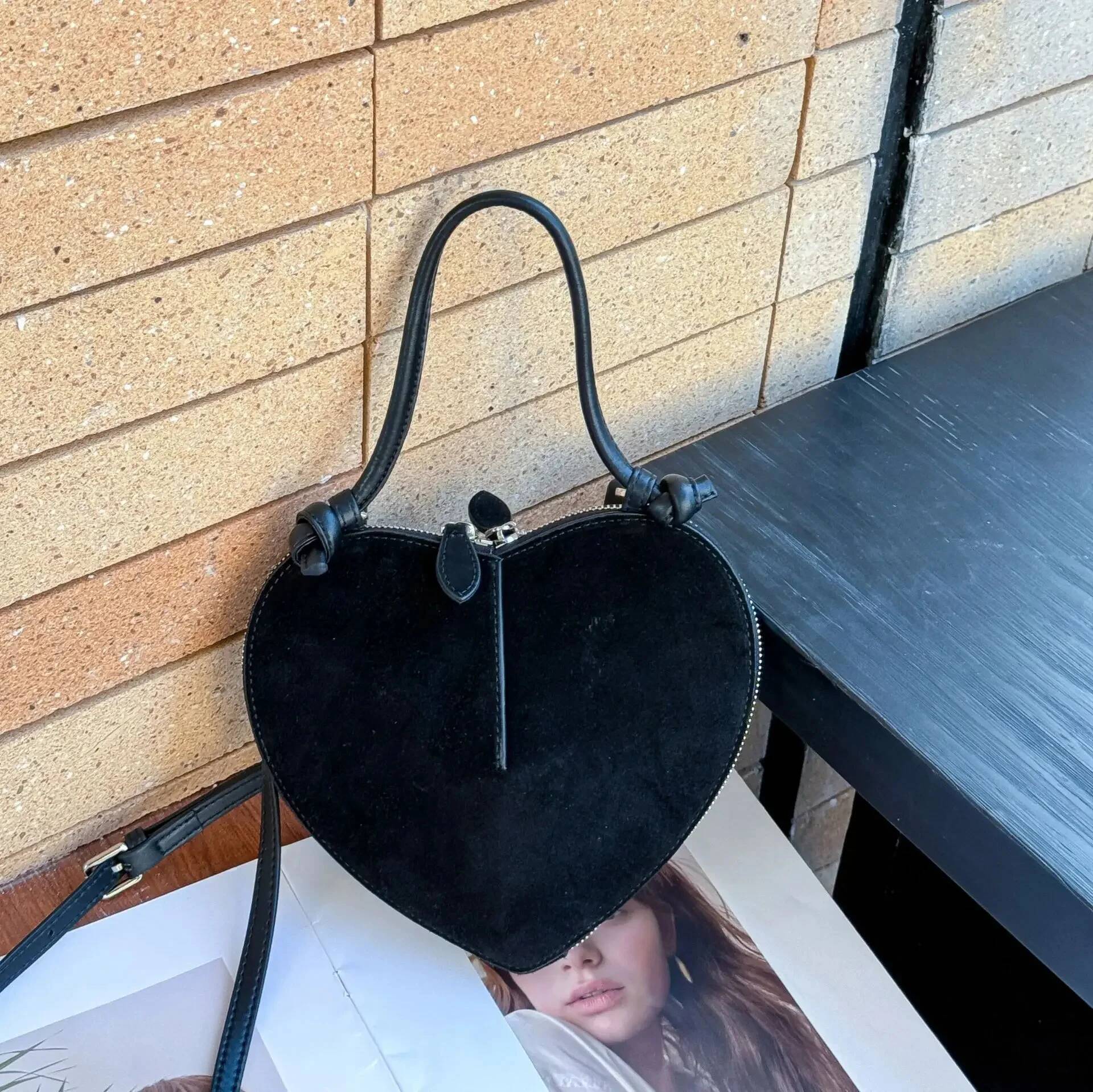 Fashionable Heart Shaped Handbag Women's Crossbody Single Shoulder Elegant Design Smooth Surface Versatile Trendy Small Bag