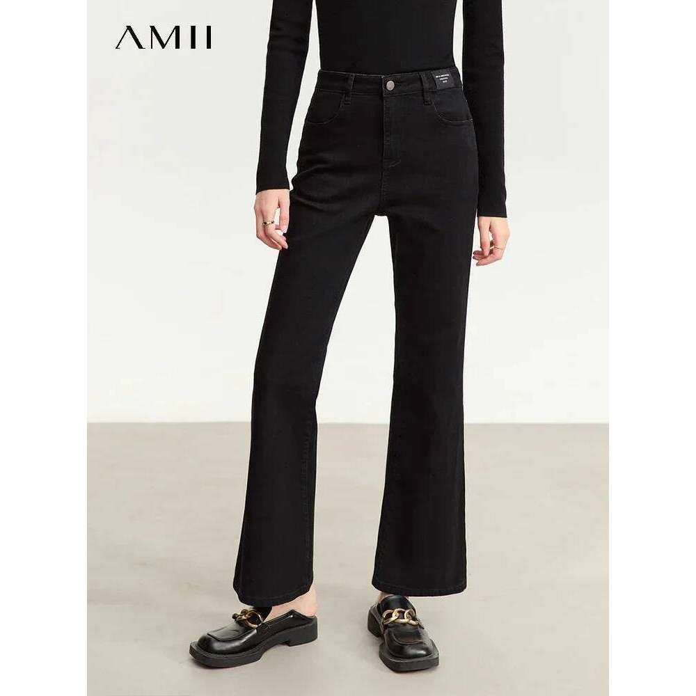 2025 Designer Jeans AMII Women's 2025 Autumn New Retro Style Casual Micro Flare Jeans Cotton Slim Pants Black Thick Denim Trousers 12323029