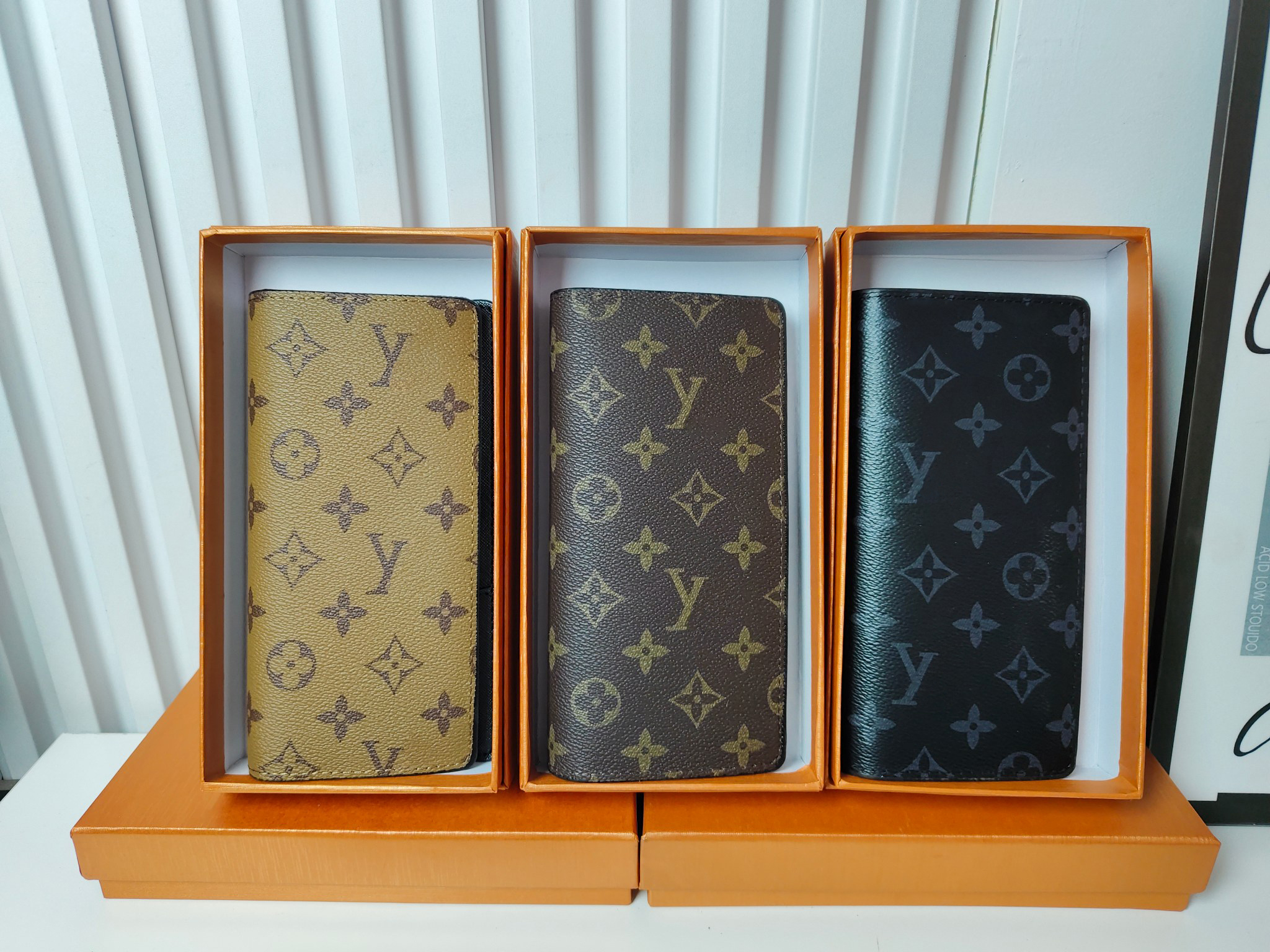 Trendy Patterned Long Purses Colorful checkered monogram designs spacious interiors Ideal for stylishly organizing money cards suitable for daily use and as gifts