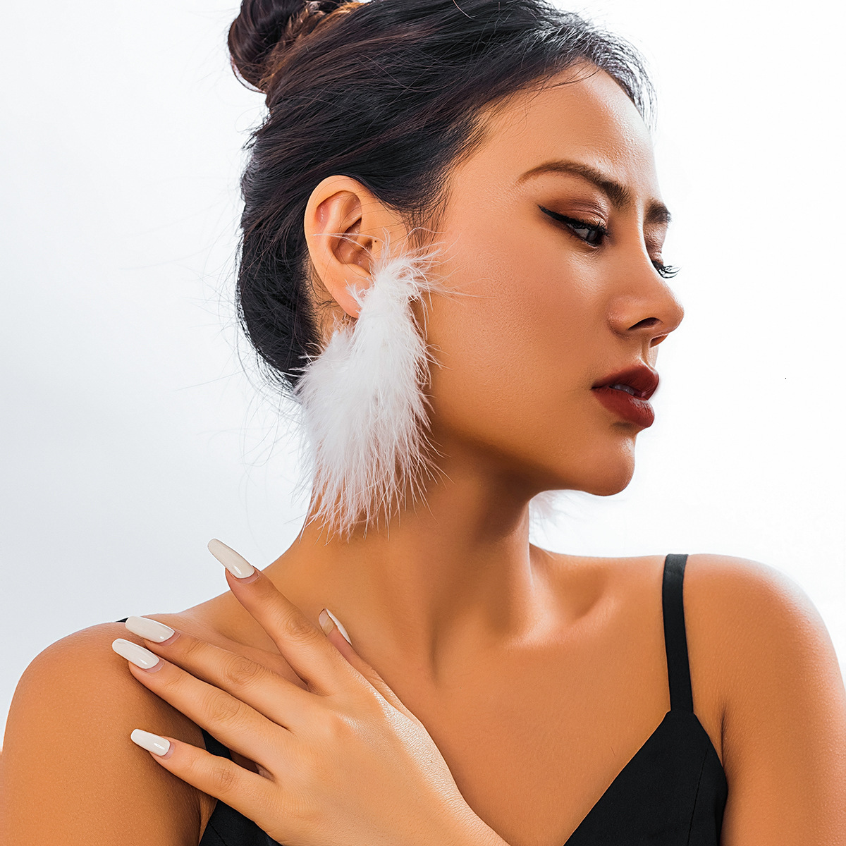 Gothic Style Party Short Choker Sweet Cool Feather Collar Ribbon Niche Performance Necklace