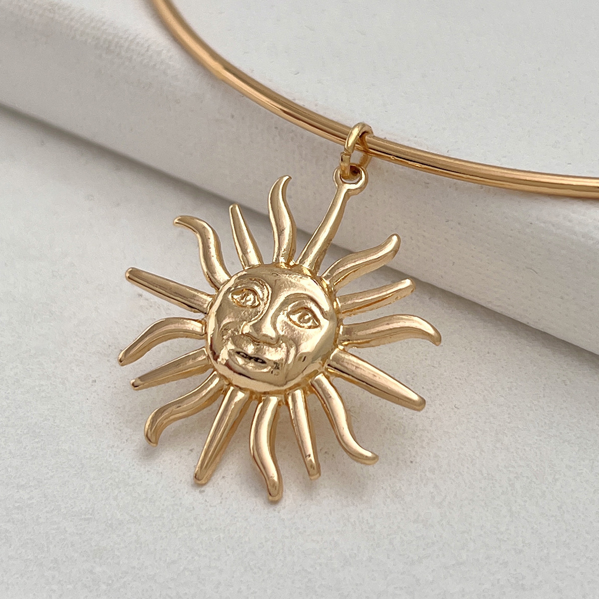 Accessories Niche Design Human Face Sun Pendant Choker Personality Alloy Collarbone Necklace