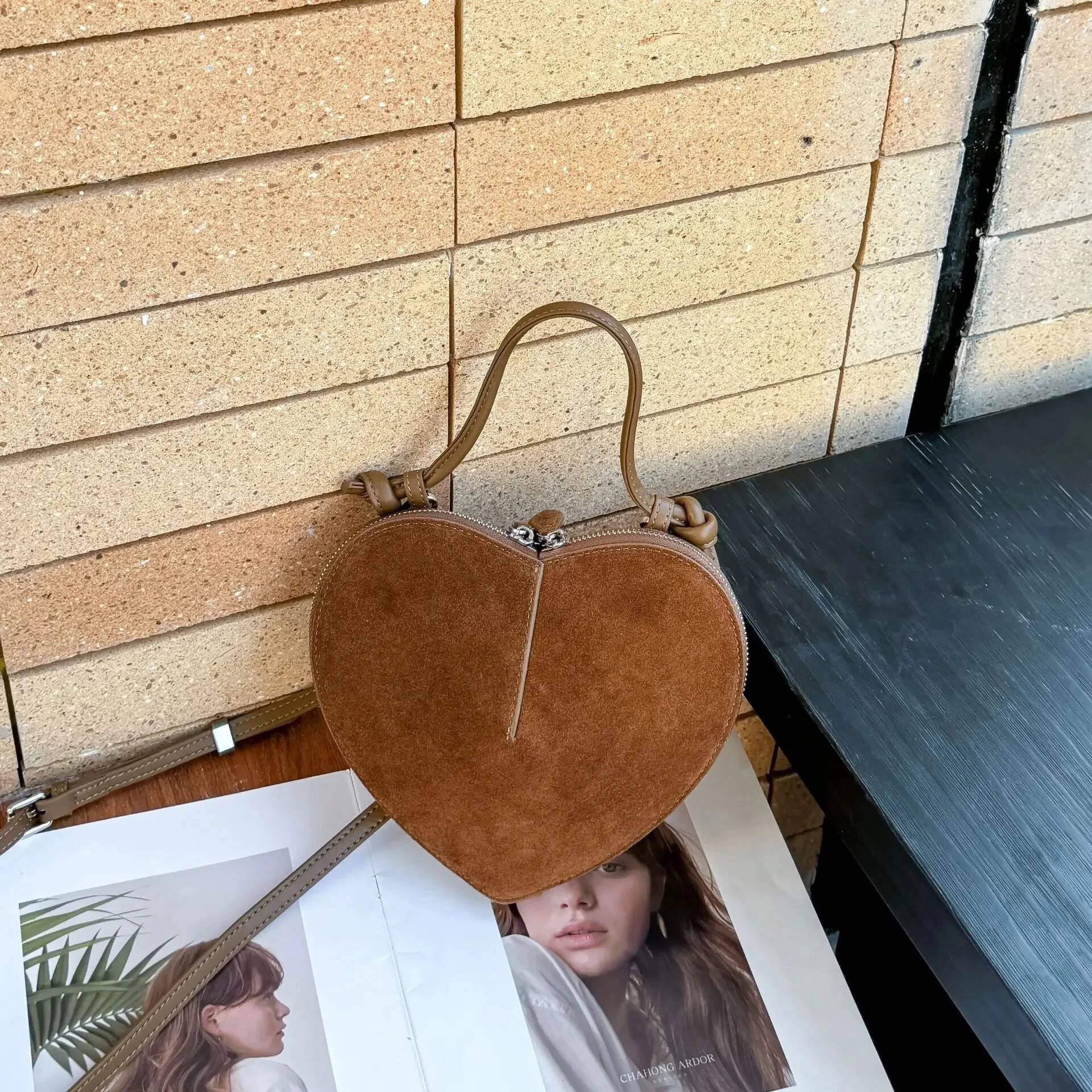 Fashionable Heart Shaped Handbag Women's Crossbody Single Shoulder Elegant Design Smooth Surface Versatile Trendy Small Bag