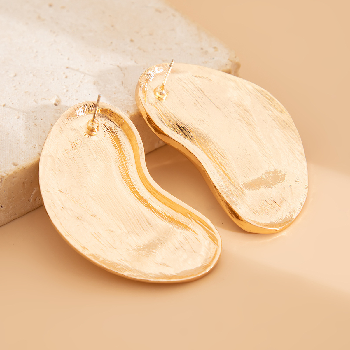 Fashion Irregular Pea ing Versatile Elegant Exaggerated Design Clavicle Chain Necklace for Women