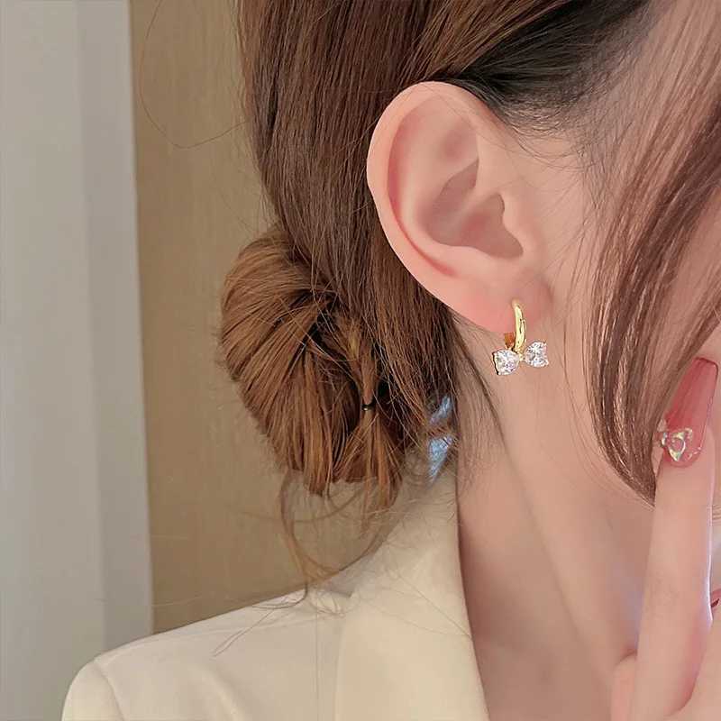 2025 New Korean Shiny Zircon Bow Earrings for Woman Sweet Elegant Gold Colour Temperament Earrings Party Jewelry Accessories l250624