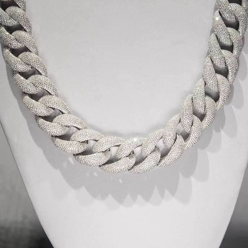 Moissanite Miami Cuban Link Chain in Silver 925 Sparkling 20mm Iced Out VVS Moissanite Cuban Link Chain