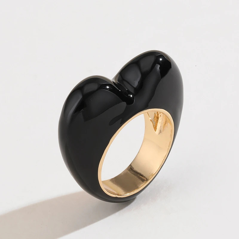 French Fashion Elegant Classic High-End Heart Enamel Ring Suitable for Ladies Matching Ladys Stylish Accessory 250624