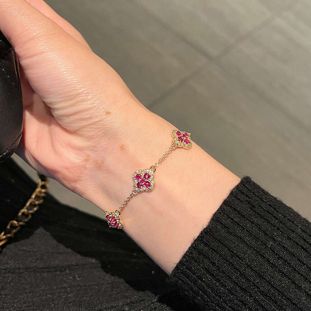 designer bracelet French Style Zircon Rhombus Flower Bracelet Sweet Elegant Fashion Commuter Wristband Light High-end Sense Jewelry for Women