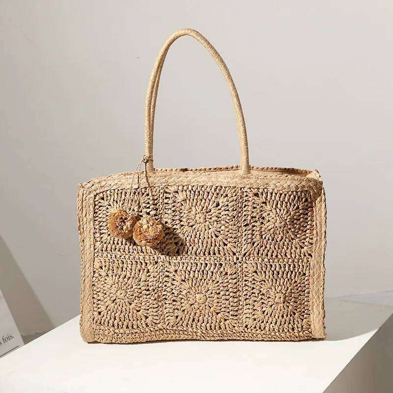 2021 New Hollow Straw Woven Fashionable Large-Capacity Hair Ball Hand-Woven Casual One-Shoulder Portable Female Bag