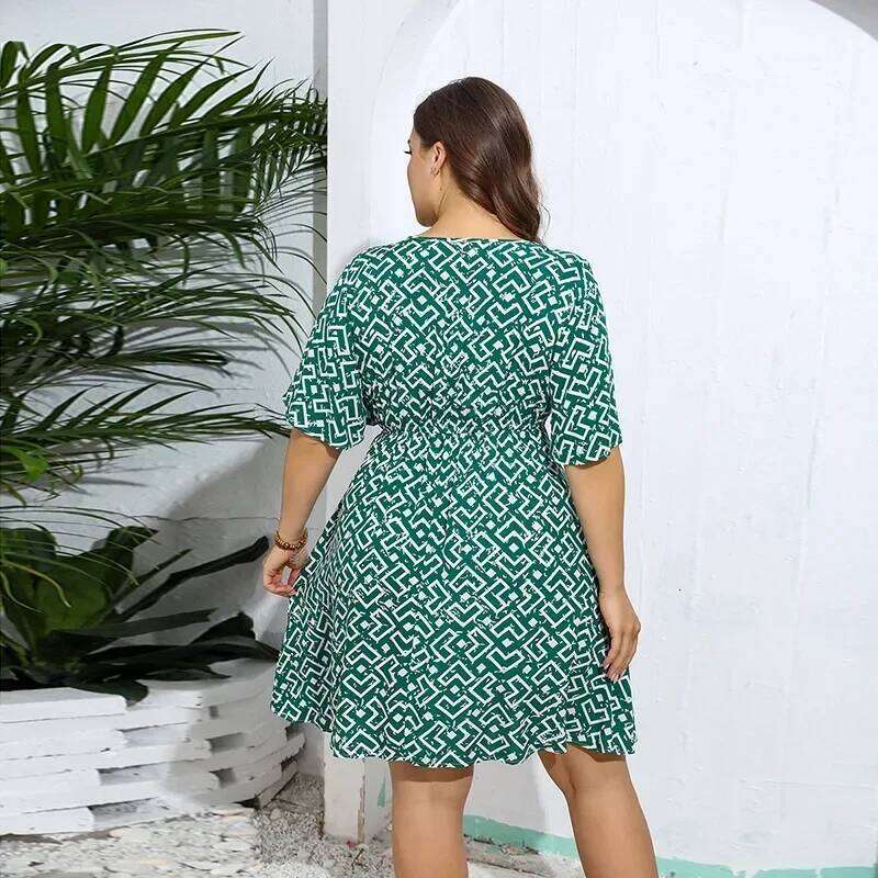 Women's XL-4XL Plus Size Hot selling oversized geometric pattern printed dress casual loose V-neck midi skirt