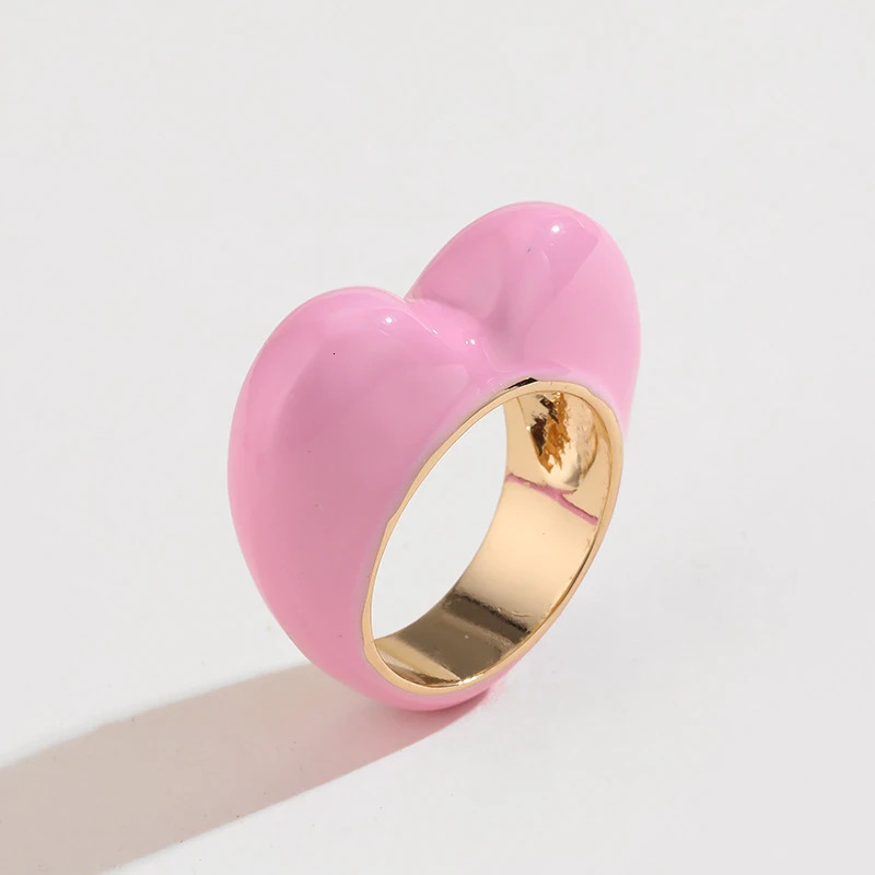 French Fashion Elegant Classic High-End Heart Enamel Ring Suitable for Ladies Matching Ladys Stylish Accessory 250624