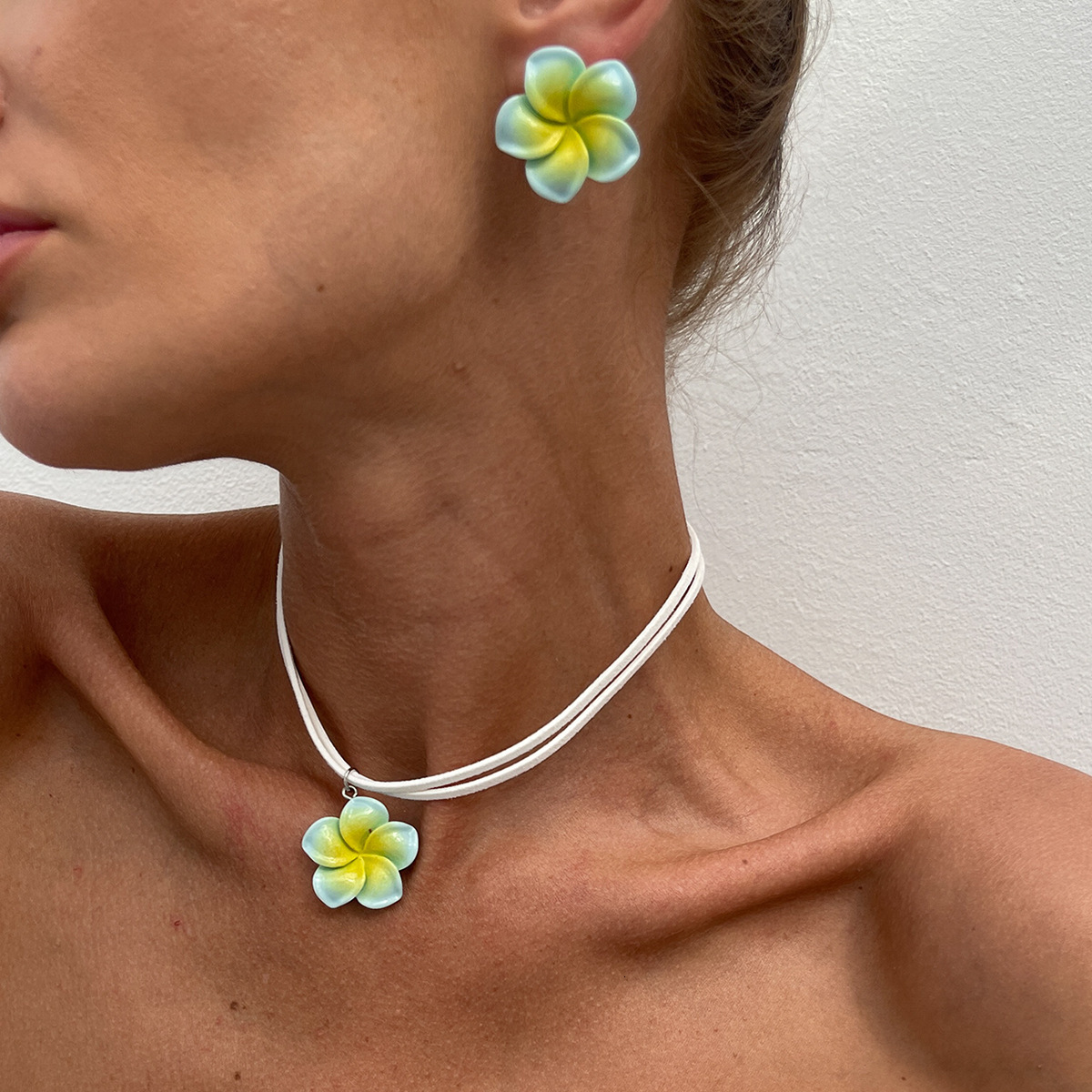 Minimalist INS Style Petal Pendant Sweet Dopamine Colorful Flower Versatile Necklace Set