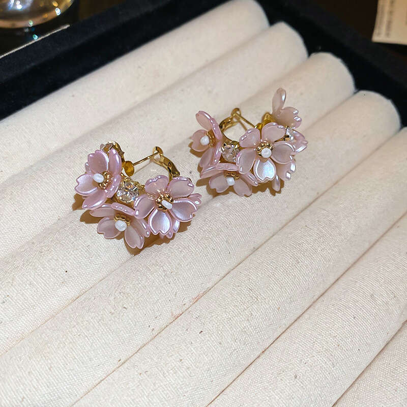 Sier Needle French Pearl Flower Cluster Earrings for Women, Light Elegant Temperament Earrings, Niche High-end Feel