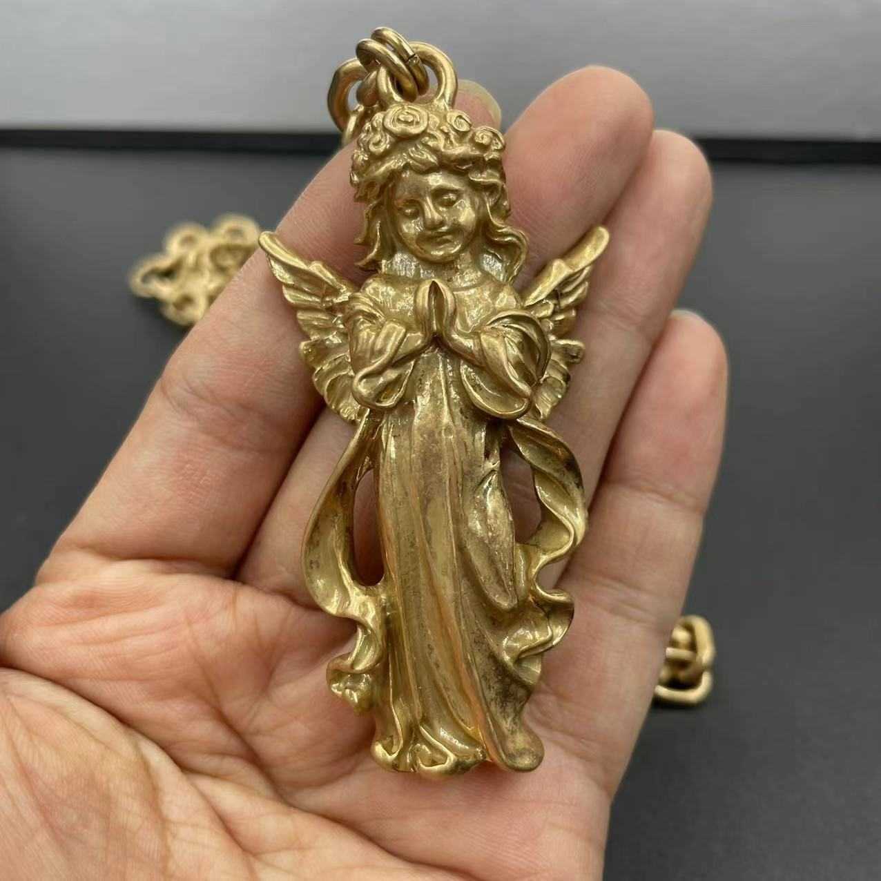 Vintage Niche Style Necklace Little Angel Necklace Classic Versatile Clavicle Chain Sweater Chain Pendant 250615