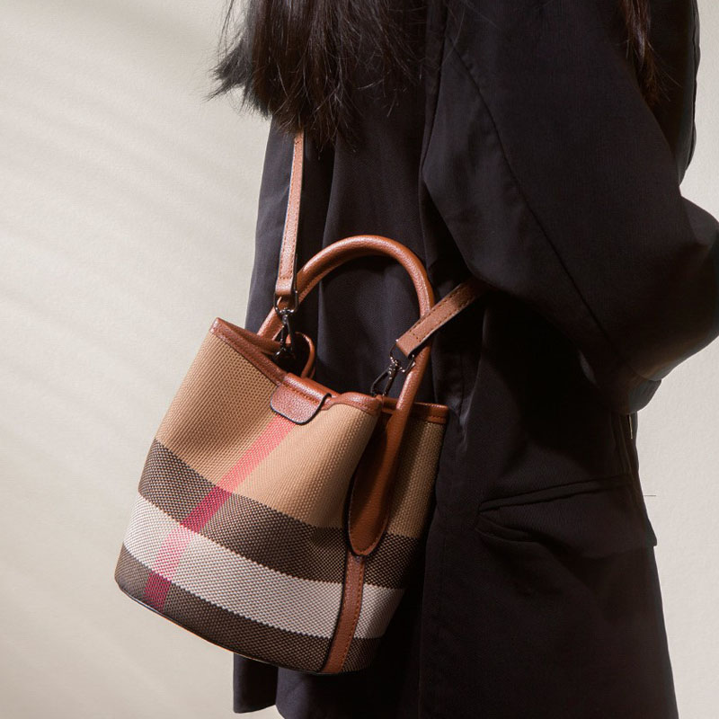 The 2025 new style of high-end versatile mini mother-and-child canvas bucket bag for women handbag shoulder crossbody bag