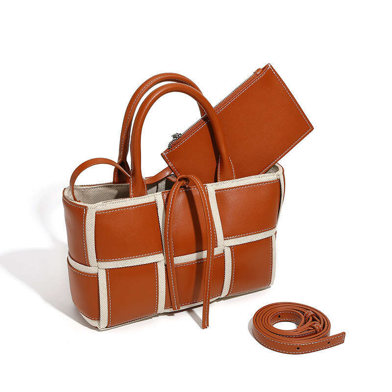 Minimalist Fashion Handbag New Handwoven Large Capacity Shoulder Crossbody Bag for Women