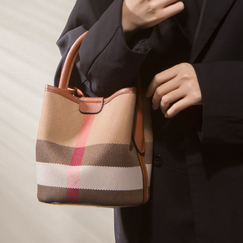 The 2025 new style of high-end versatile mini mother-and-child canvas bucket bag for women handbag shoulder crossbody bag