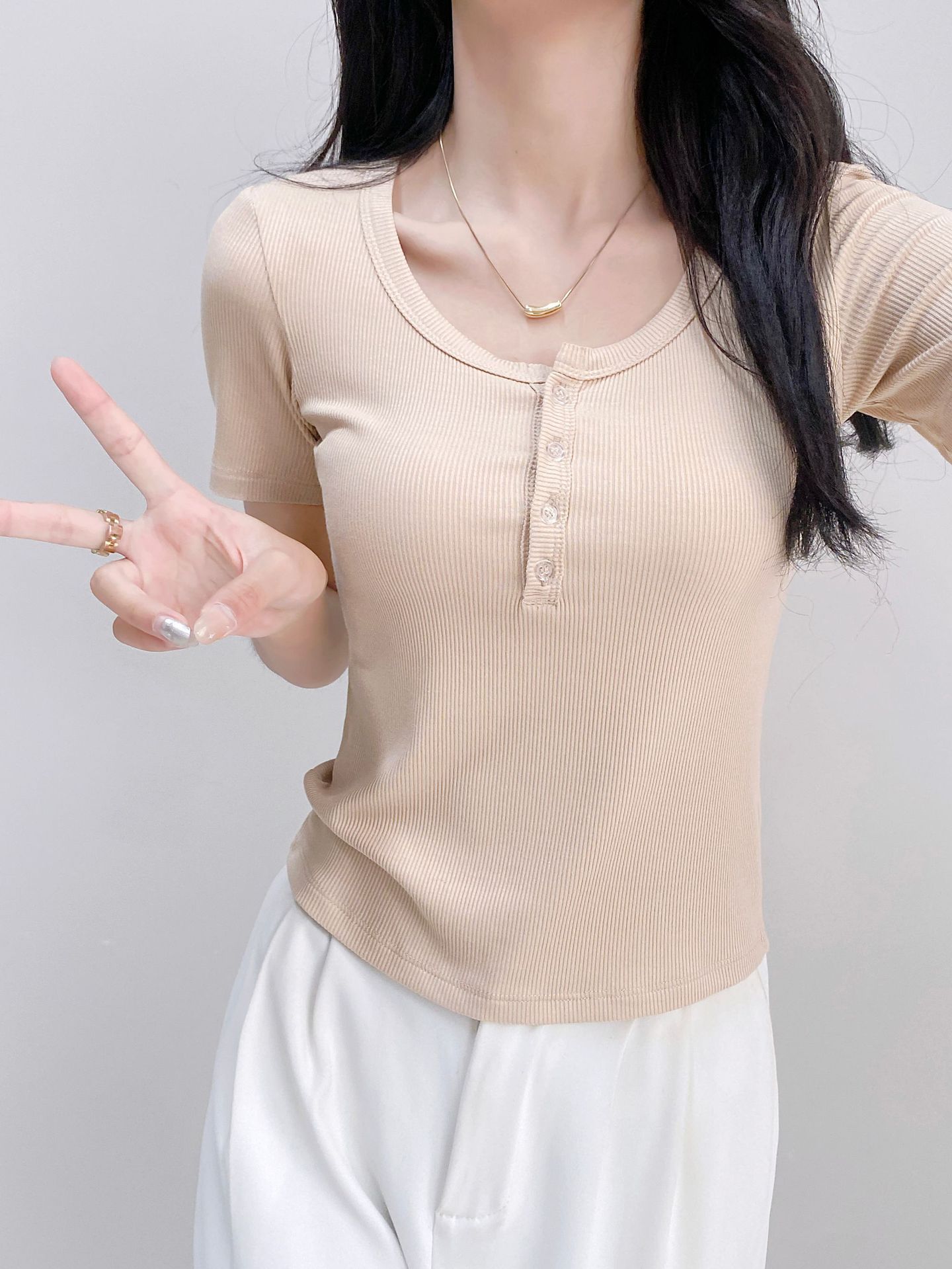 DJ170 Slim Fit Sexy U-Neck Top Versatile Bottoming Shirt