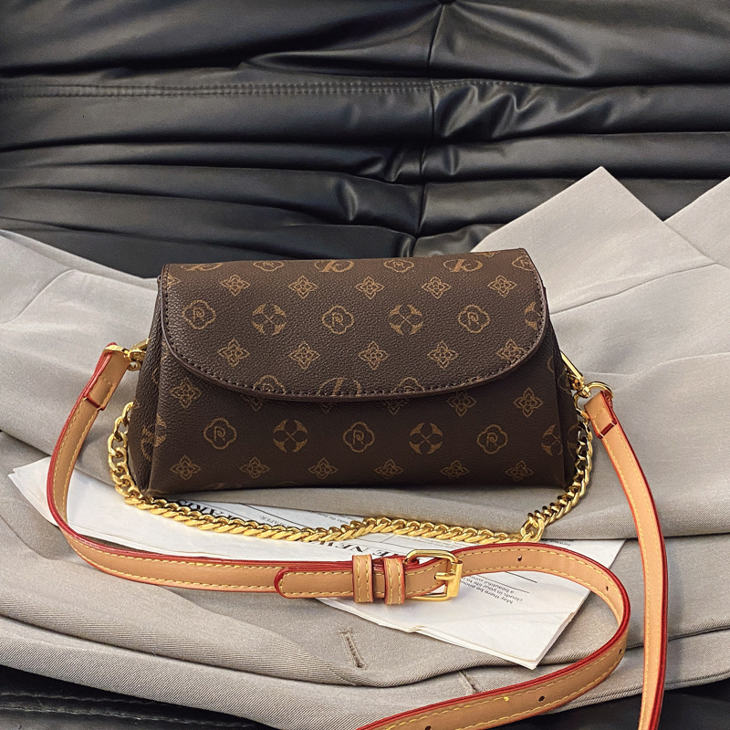 Free shipping designer bag High-end Fashion Underarm Bag Small Square Women Bag 2025 New Retro Print Chain Bag Shoulder Bag Versatile Crossbody Bag