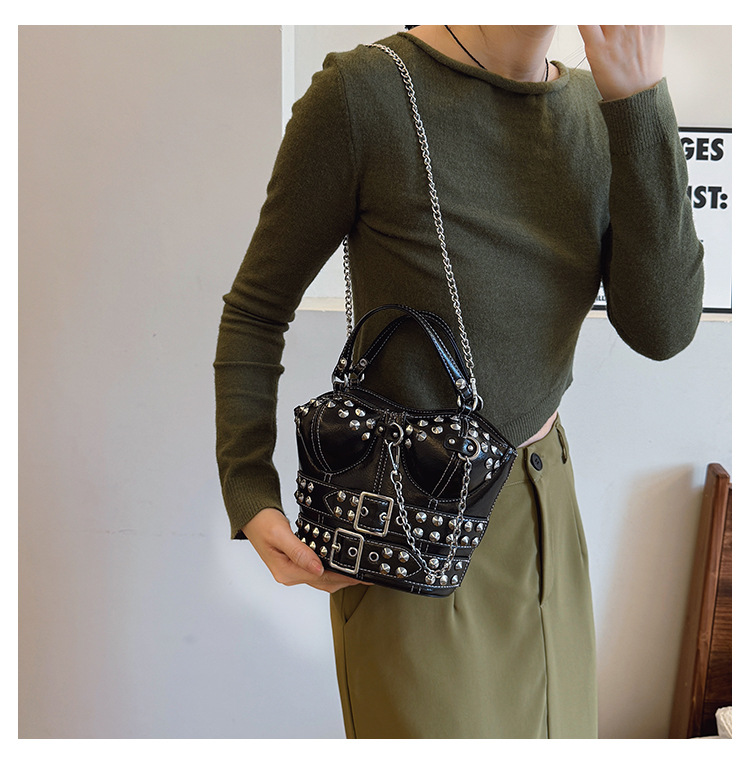 Free shipping 2025 new designer Shoulder bags for womans ladies flap lady fashion casual rivet handbag women crossbody Underarm messenger bag