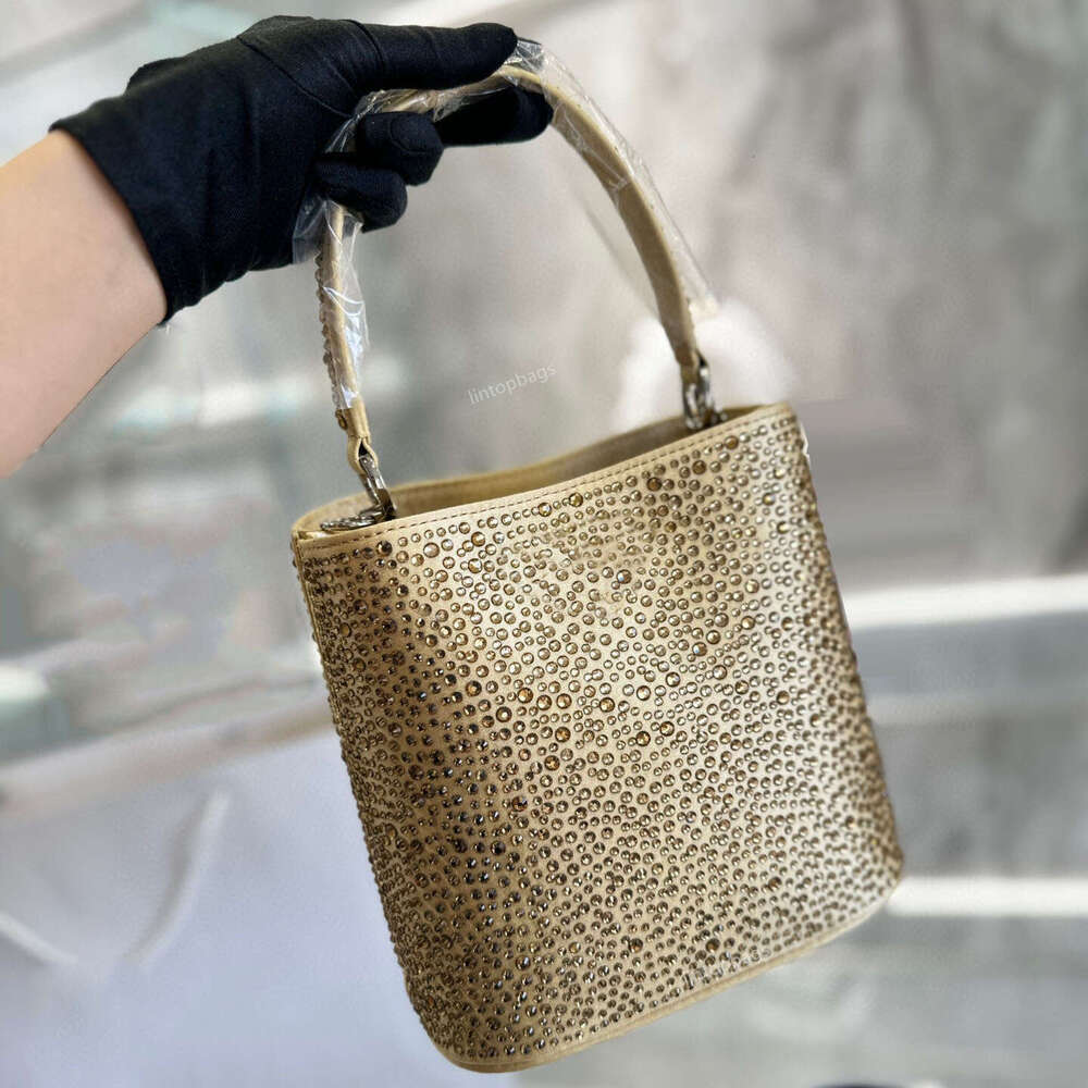 Designer crystal starry bucket bag, handheld shoulder bag, women's stylish cross-body mini bag Full Diamond Shoulder Bag Luxury crossbody bag messenger bag