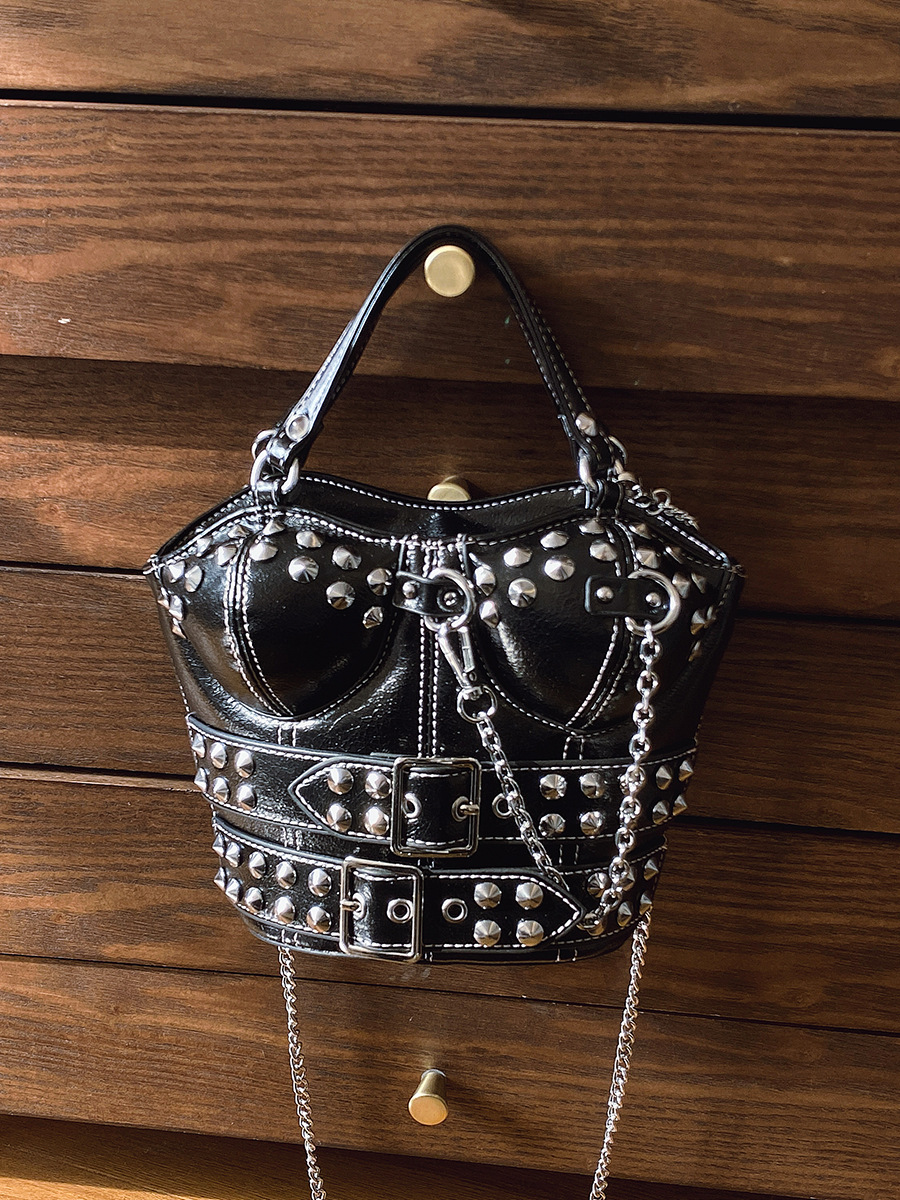 Free shipping 2025 new designer Shoulder bags for womans ladies flap lady fashion casual rivet handbag women crossbody Underarm messenger bag
