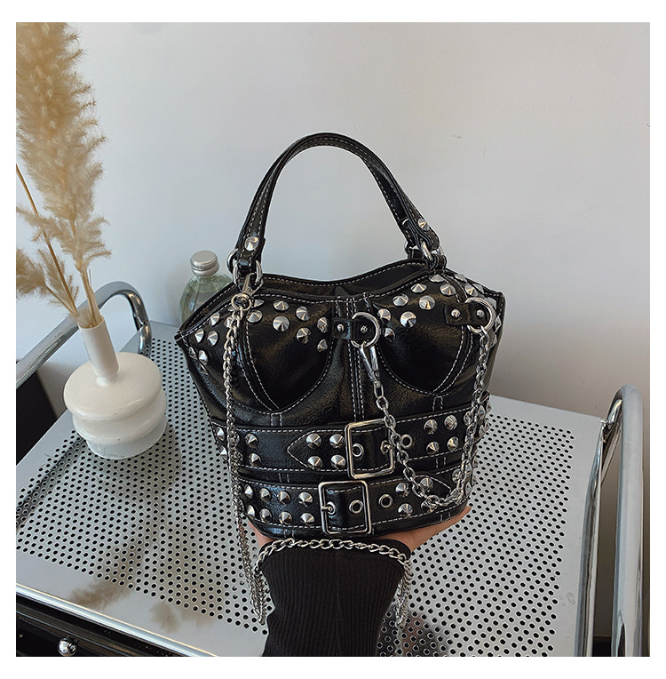 Free shipping 2025 new designer Shoulder bags for womans ladies flap lady fashion casual rivet handbag women crossbody Underarm messenger bag