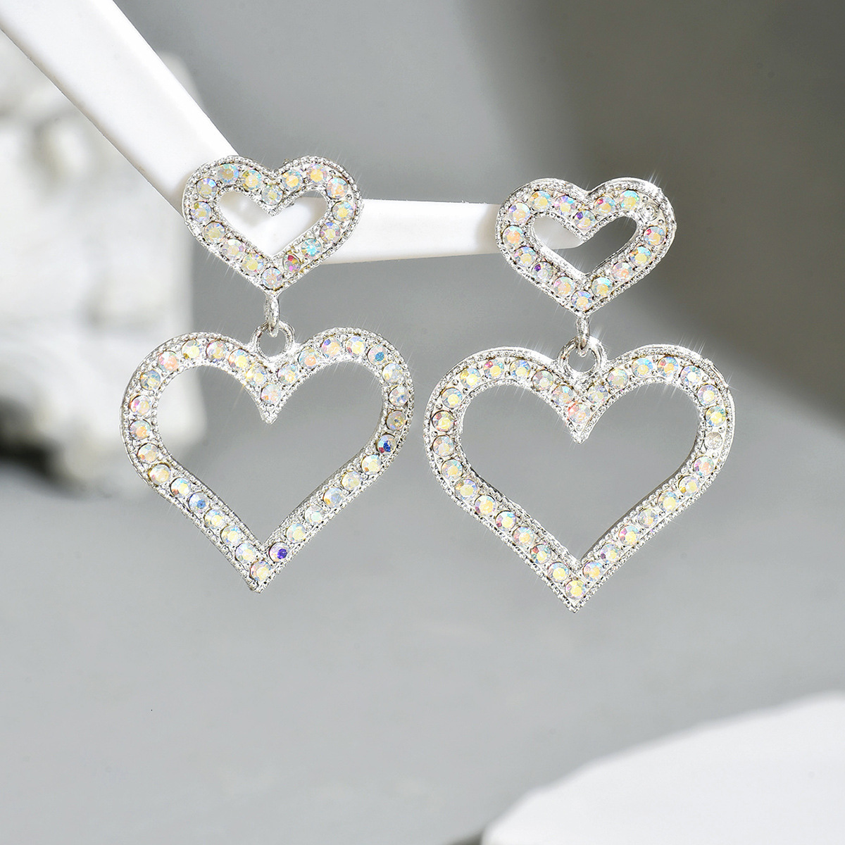 New Heart-Shaped Women's Simple Design Inlaid High-End Stud Earrings Ear Jewelry