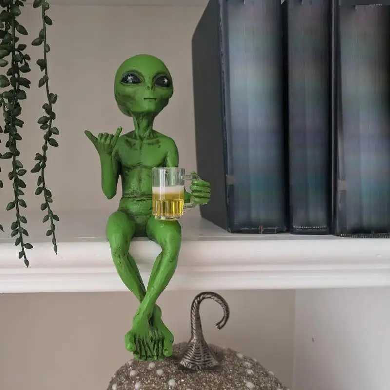 Alien Statue Beer Drinking Resin Novelty Collectibles Funny Desktop Decoration For Adults Desk Bedroom Garden Home Decor Y250623