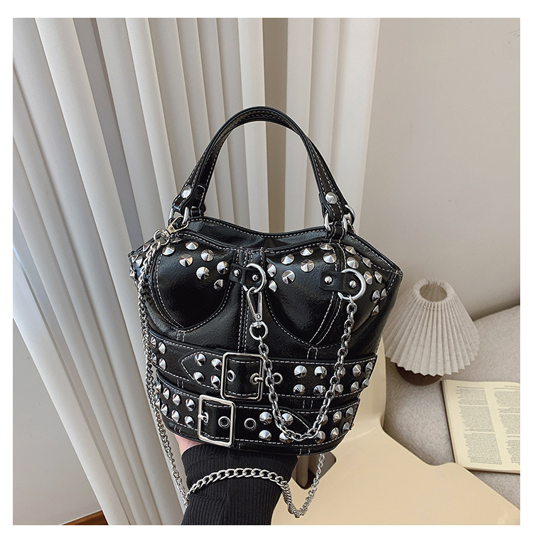 Free shipping 2025 new designer Shoulder bags for womans ladies flap lady fashion casual rivet handbag women crossbody Underarm messenger bag