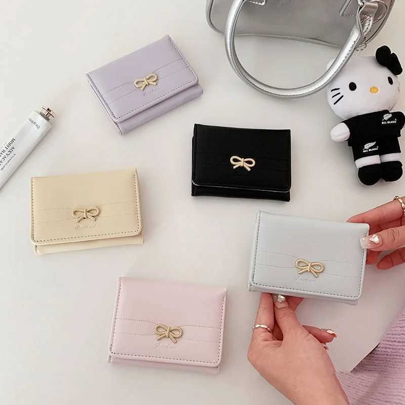 Fi Wallets Girls Cute Bow Small Wallet Ahetic Card Holder Classic Three Fold Purse For Women Student Simple Coin Pouch XJ250624