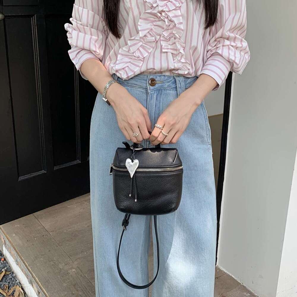 Trendy Genuine Leather Small Crossbody New Niche Shoulder Handheld Mini Casual Bag Commuting Versatile Handbag