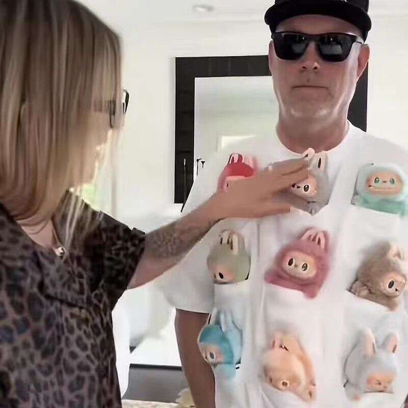 DHEssentials 100% Cotton Short Sleeve T-Shirt Star Chen He Same Style "Pain Shirt" Can Hold Doll Anime