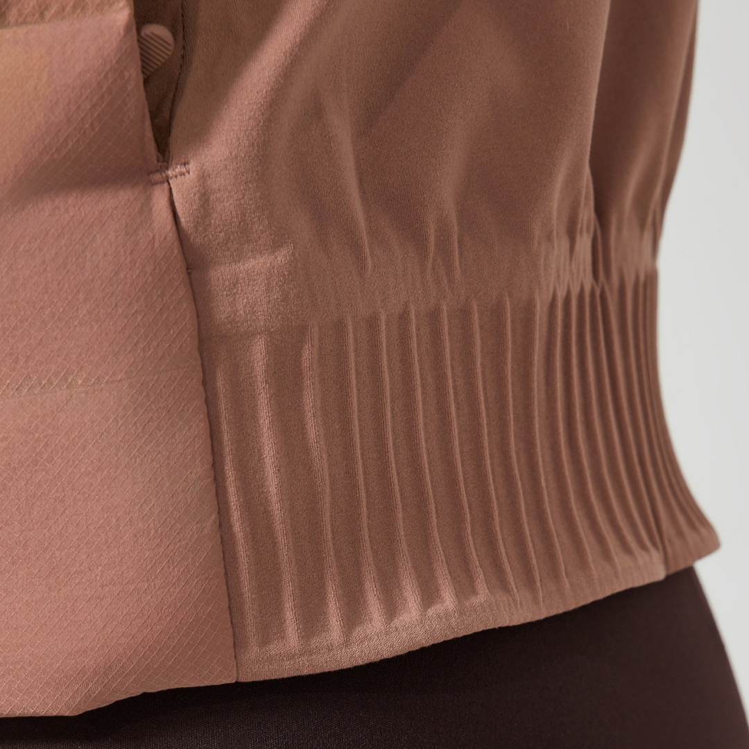 2025-- Comfortable Athletic Vest for Ladies: Insulated Hoodie Sweater Designed for Cold Weather Exercises Lightweight Hooded Casual Sports Vest Jacket