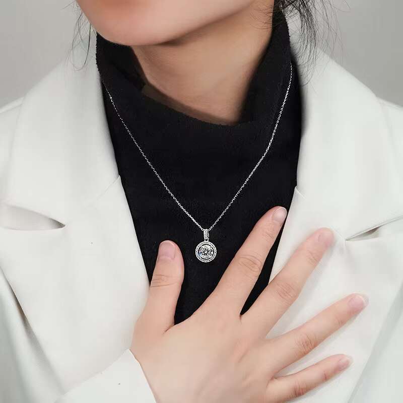 Starsgem Classic Design 925 Silver Chain 1ct Round Moissanite Stone and halo Moissanite Necklace
